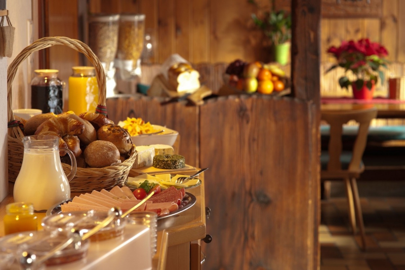 boulangerie-ST MARTIN DU VAR-min_breakfast_buffet_food_restaurant_meal_hotel_plate_fresh-718745